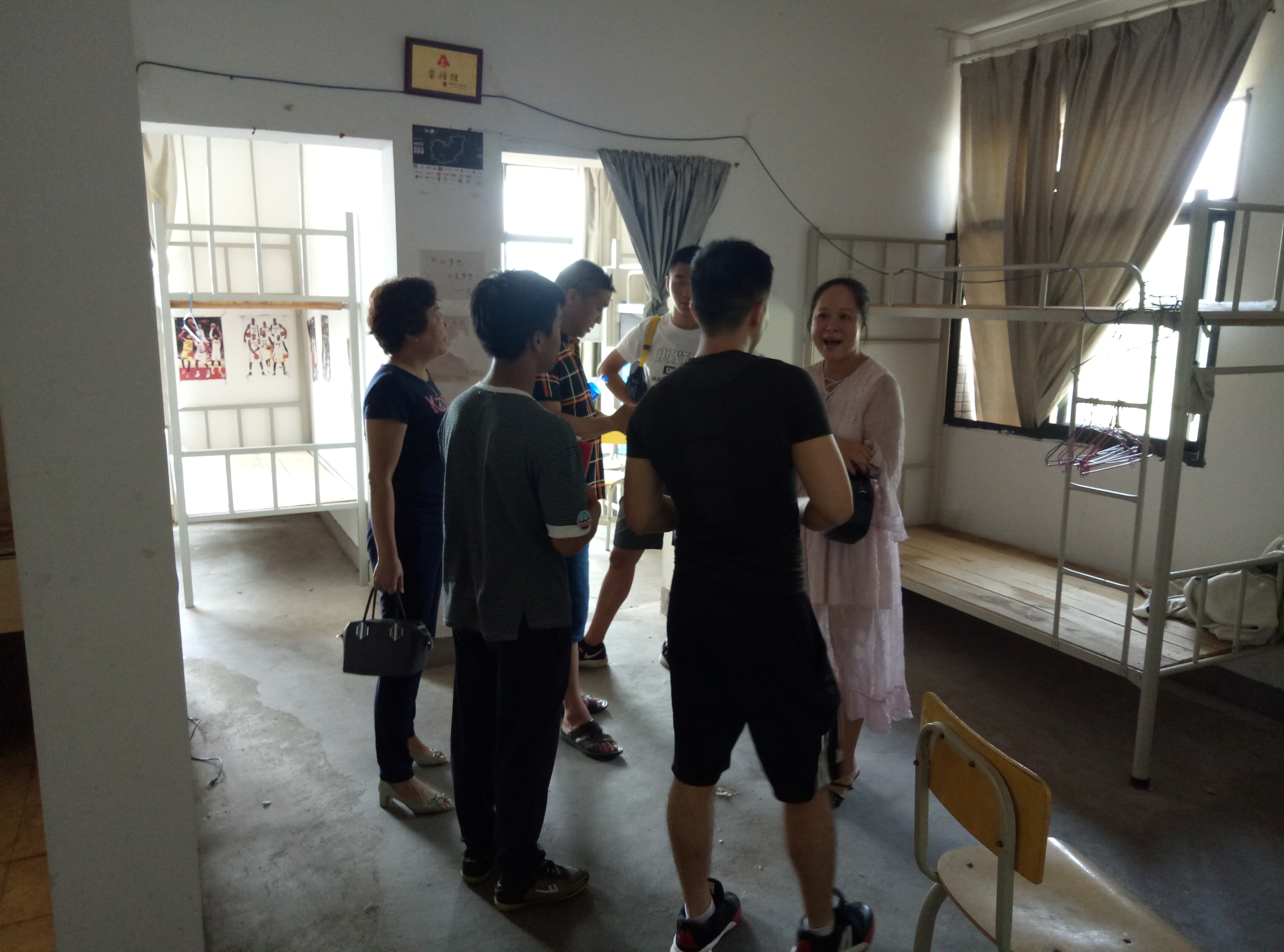体育学院领导率队深入新生宿舍开展检查工作-萍乡学院 pxu.edu.cn